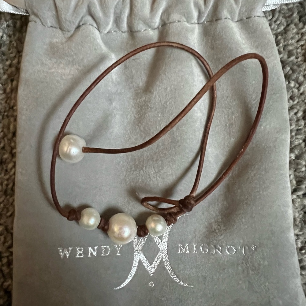 Wendy Mignot Daisy Three Pearl W Knots